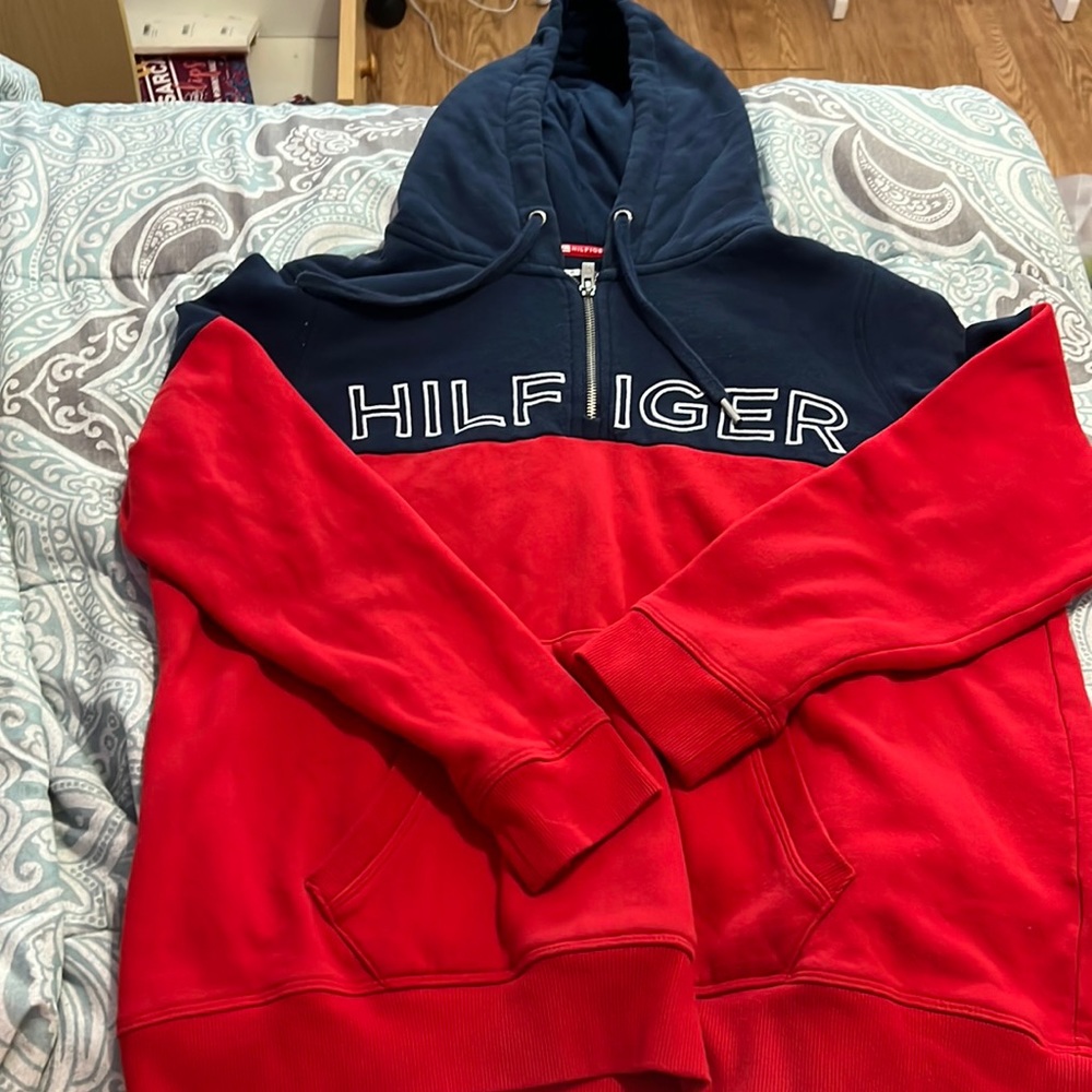 Women’s Size Large Tommy Hilfiger Hoodie